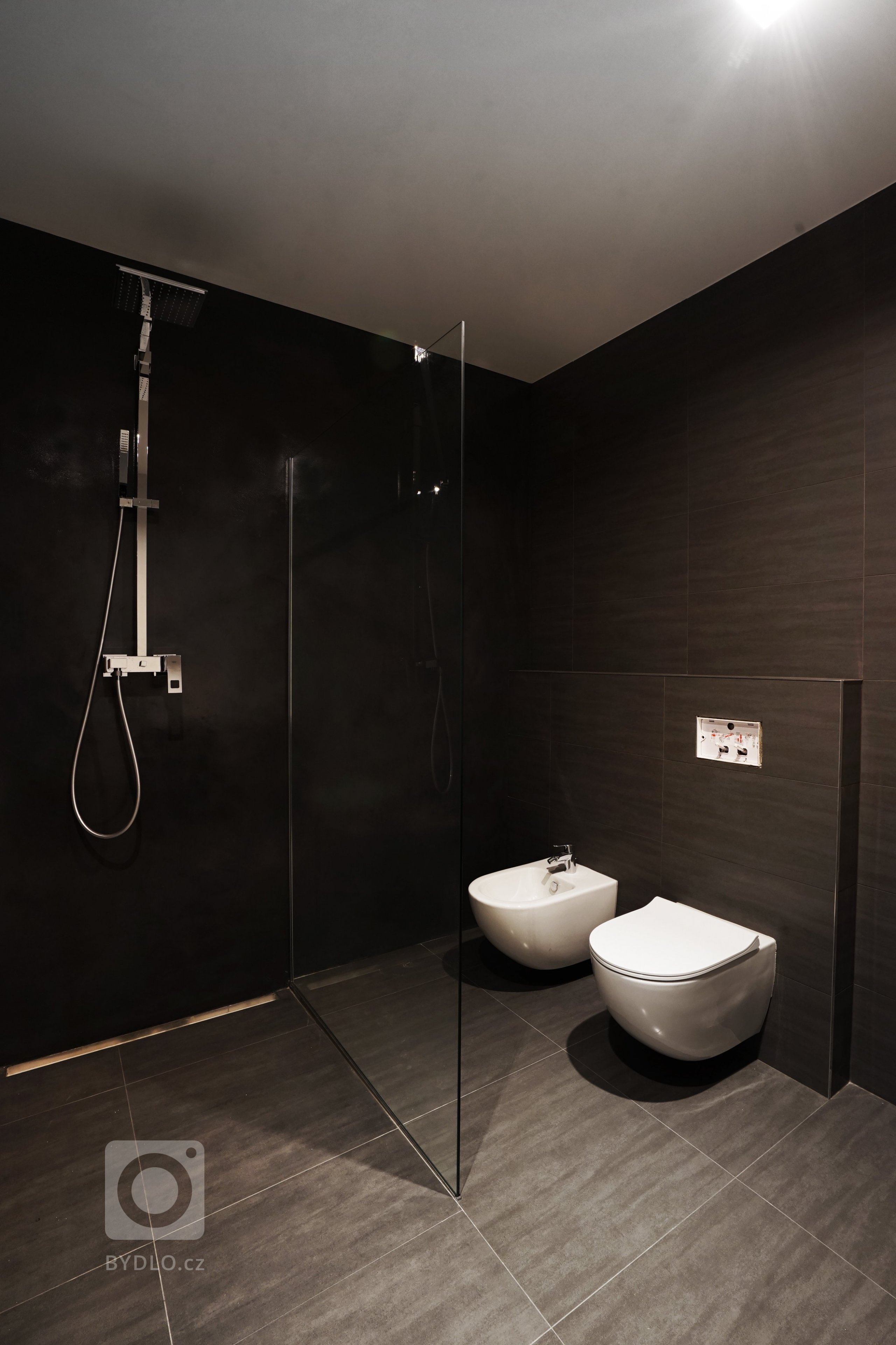 Představujeme vám novostavbu rodinného domu včetně návrhu interiéru a dohledu na realizaci. Tato novostavba zaujme svým působivým funkcionalistickým stylem,…