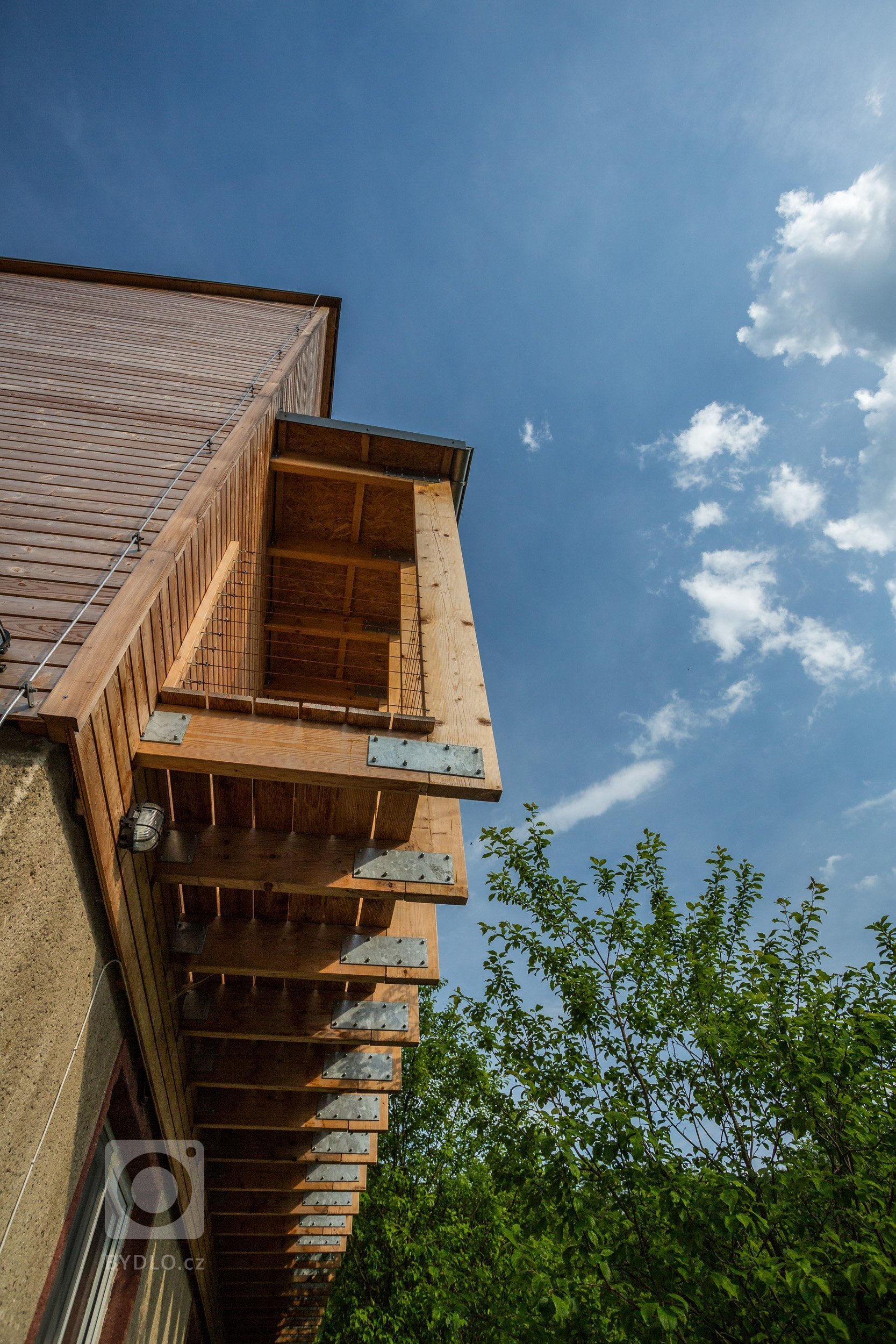 Rekonstrukce rodinného domu, Nástavba dřevostavbou a kompletní úpravy interiéru.
