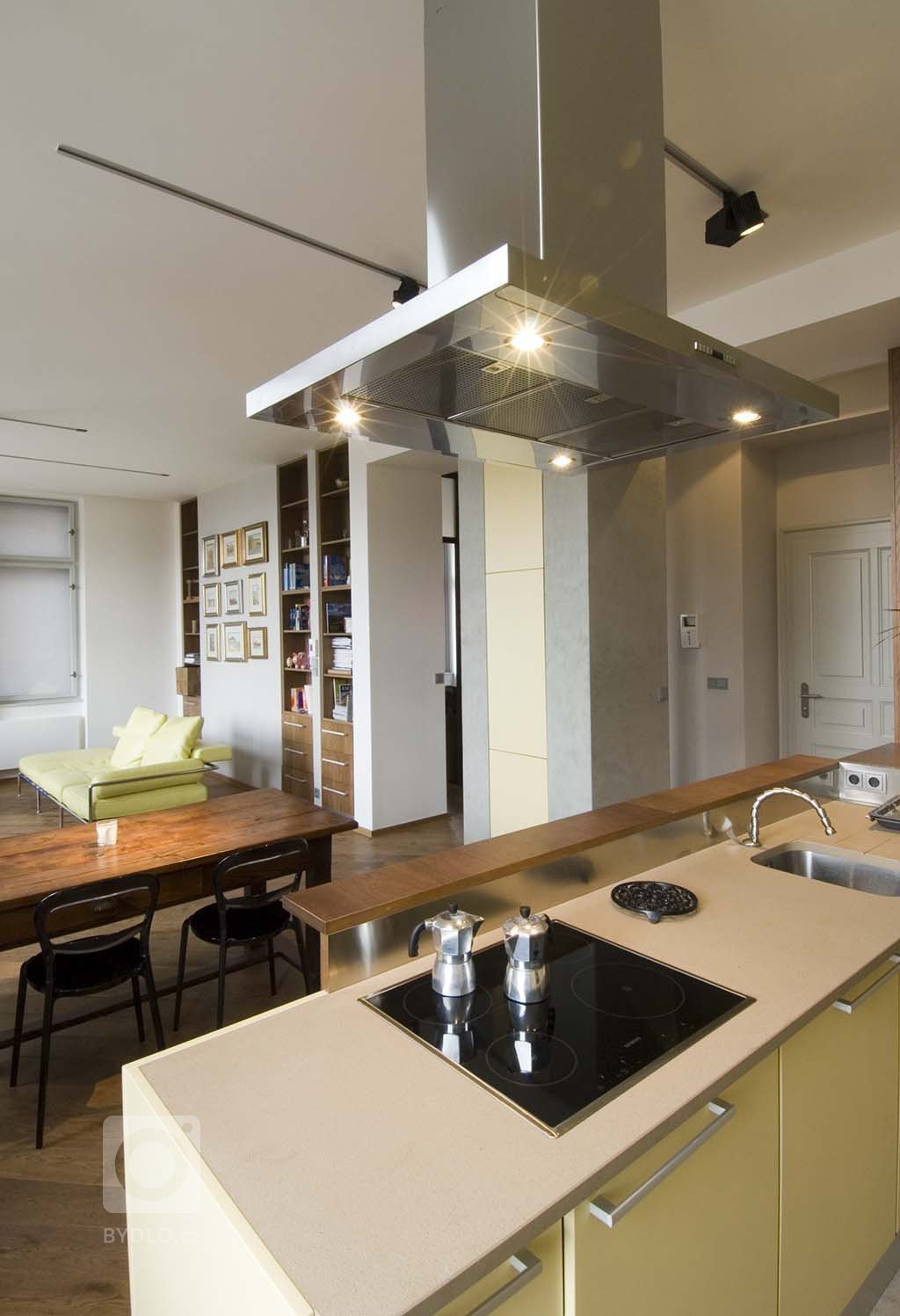 Rekonstrukce bytu v městské zástavbě + kompletní realizace.
