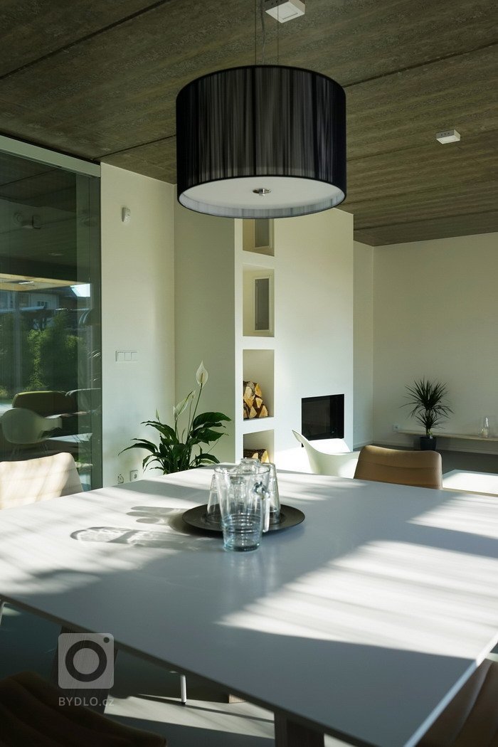 Novostavba rodinného domu v městské zástavbě, pozemek 450m2.
