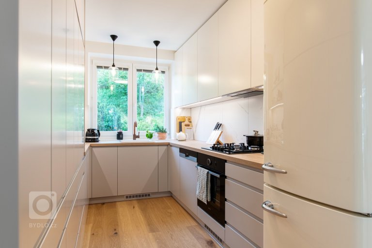 add picture to album