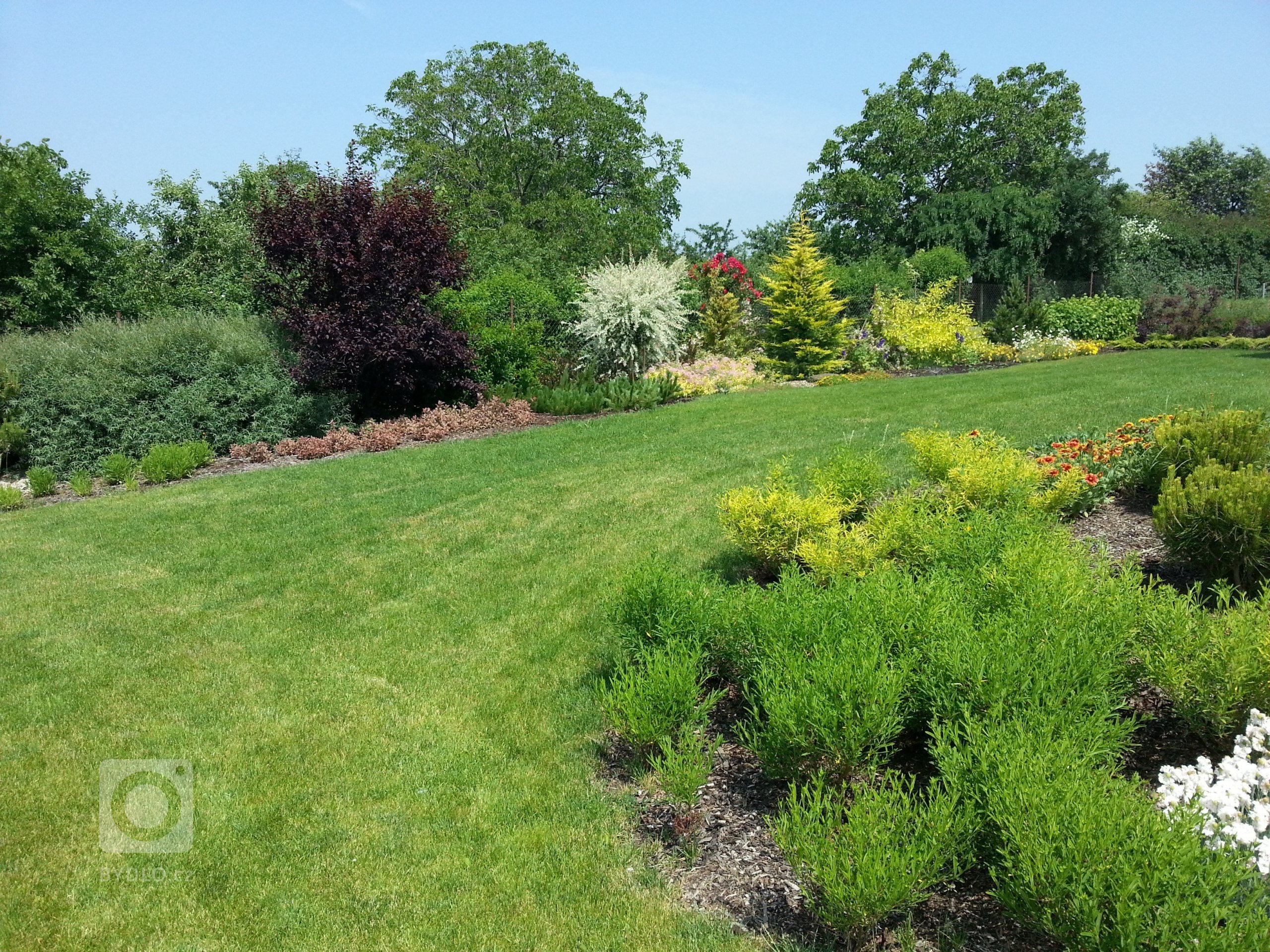 Vznik zahrady je svého druhu umělecký proces. Především pak přípravná fáze pro budoucí zahradu, při které vzniká doslova architektonický návrh celého projektu.…