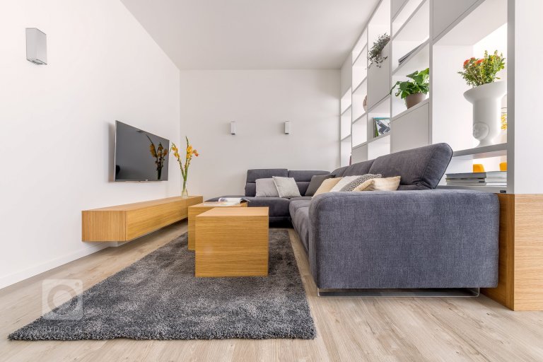 add picture to album