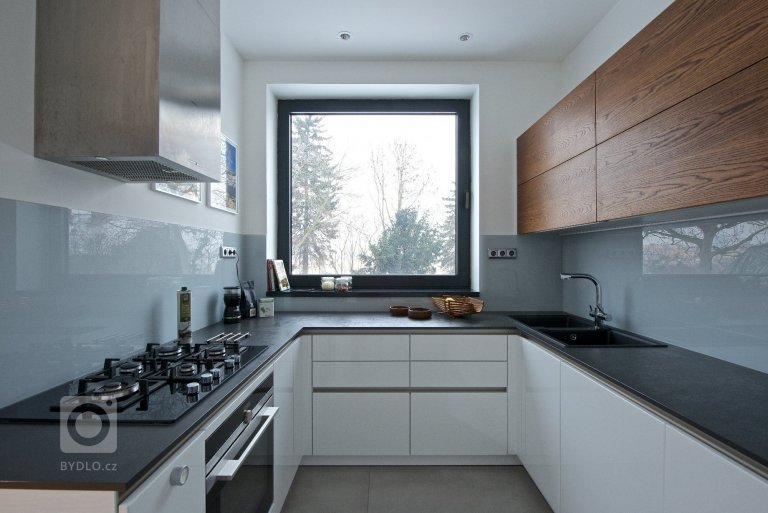 add picture to album