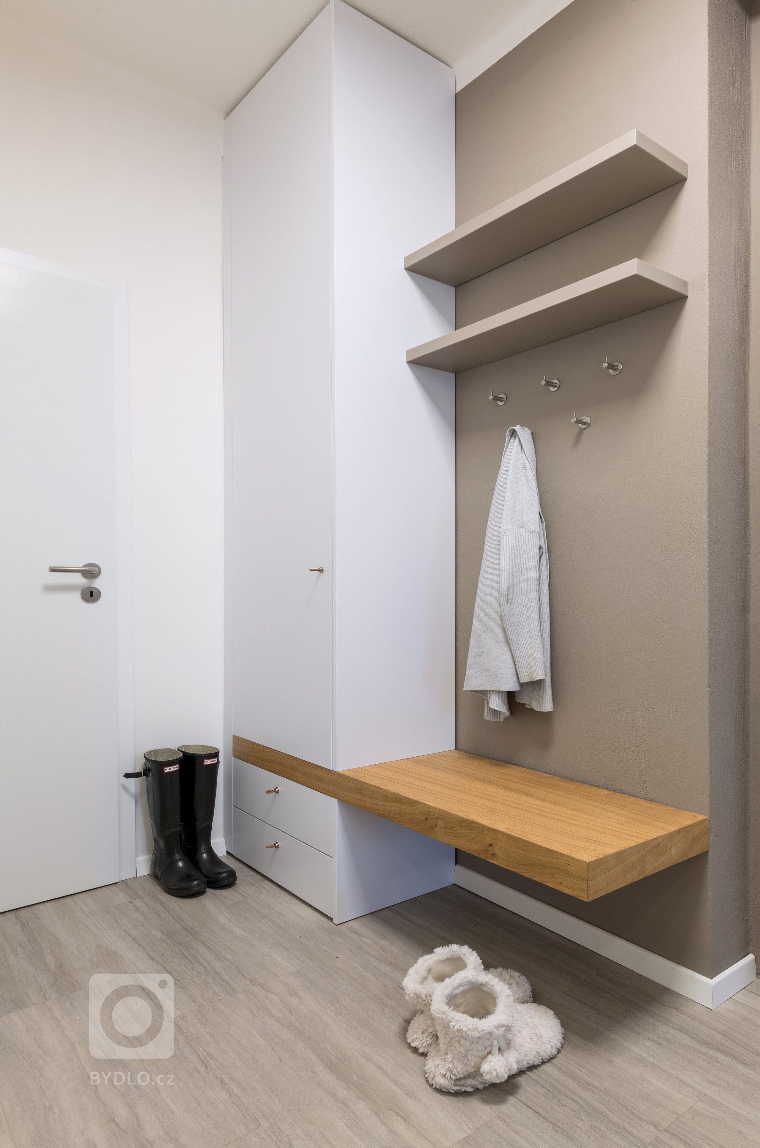 Garsonka pro mladou slečnu se po rekonstrukci posunula do jiného světa

&nbsp;
