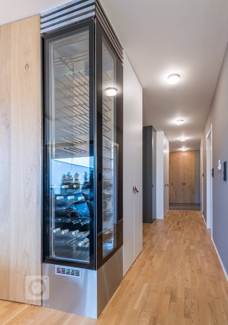 add picture to album