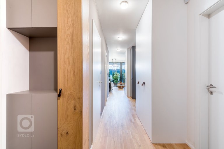 add picture to album