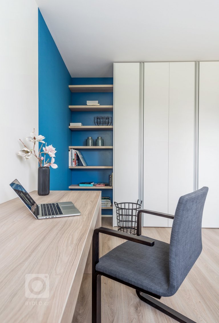 add picture to album