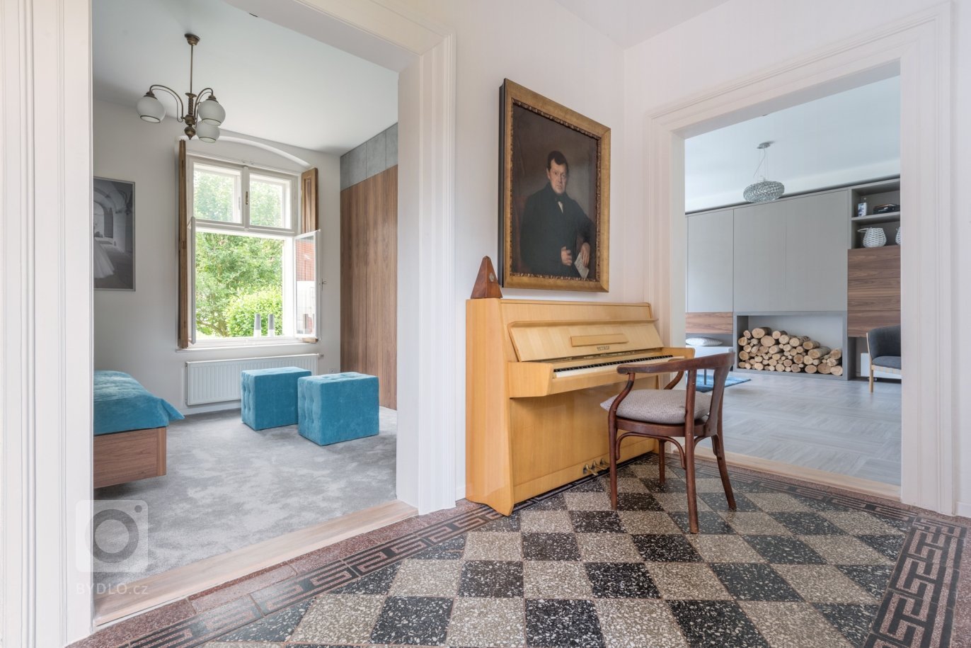 Statek postavený kolem roku 1880 měl typickou podobu české venkovské usedlosti, naším úkolem bylo zhostit se kompletní rekonstrukce interiérů.&nbsp;Požadavkem…