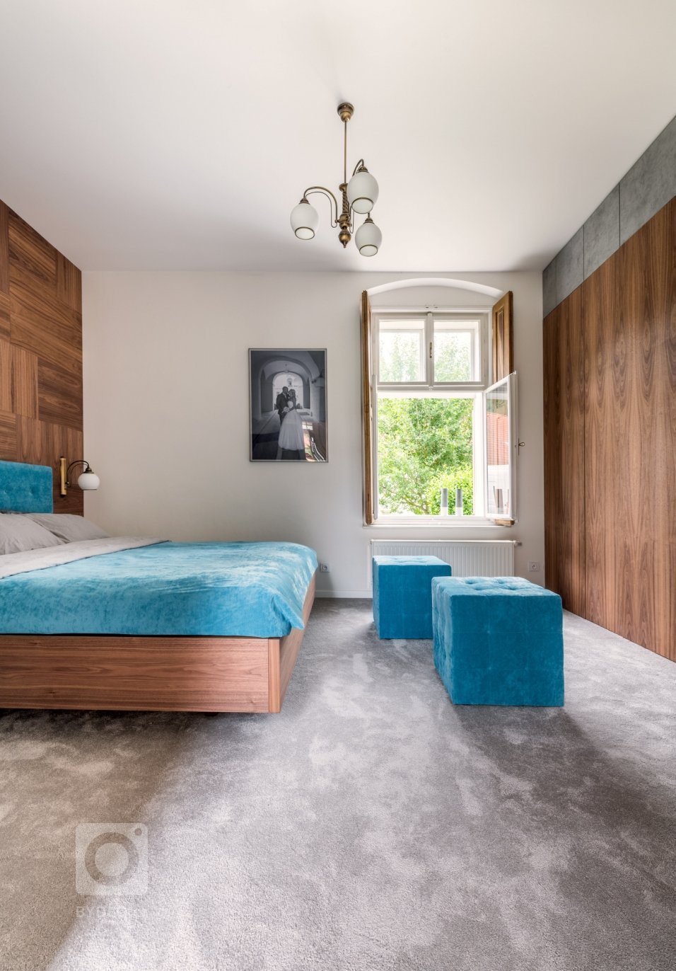 Statek postavený kolem roku 1880 měl typickou podobu české venkovské usedlosti, naším úkolem bylo zhostit se kompletní rekonstrukce interiérů.&nbsp;Požadavkem…