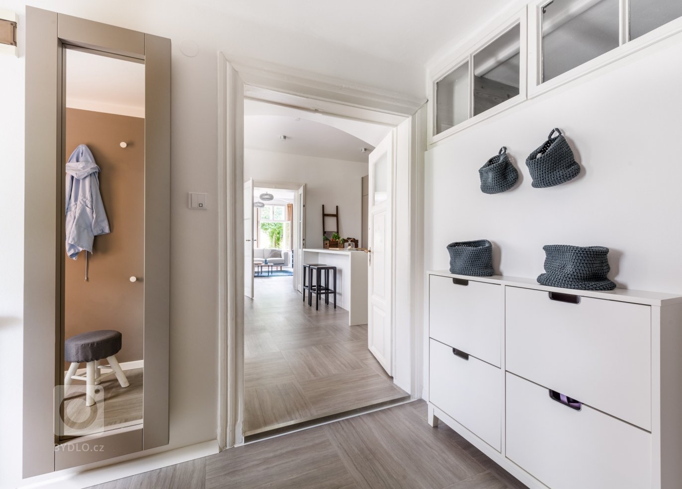 Statek postavený kolem roku 1880 měl typickou podobu české venkovské usedlosti, naším úkolem bylo zhostit se kompletní rekonstrukce interiérů.&nbsp;Požadavkem…