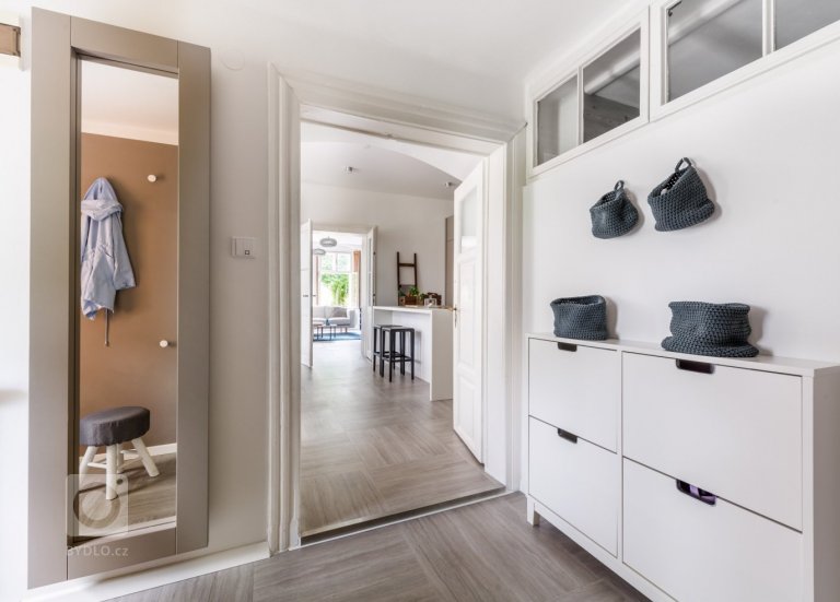 add picture to album