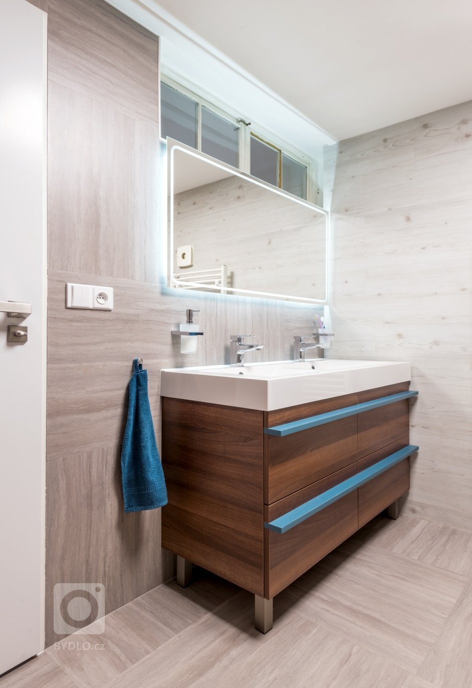 Statek postavený kolem roku 1880 měl typickou podobu české venkovské usedlosti, naším úkolem bylo zhostit se kompletní rekonstrukce interiérů.&nbsp;Požadavkem…