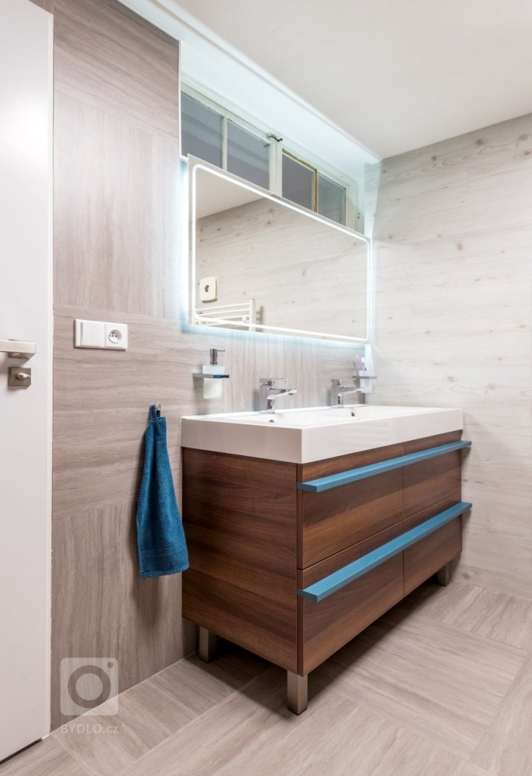 add picture to album