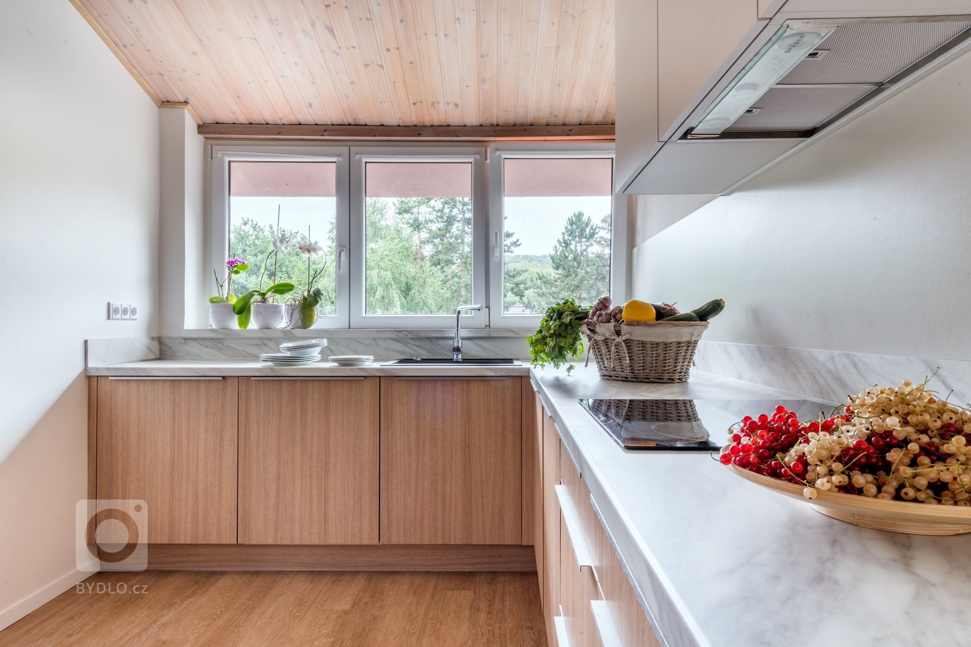 Moderní kuchyně s nádechem skandinávie.&nbsp;Skandinávský styl bydlení se v posledních letech těší velké oblibě.&nbsp;Tento interiérový styl se vyznačuje…