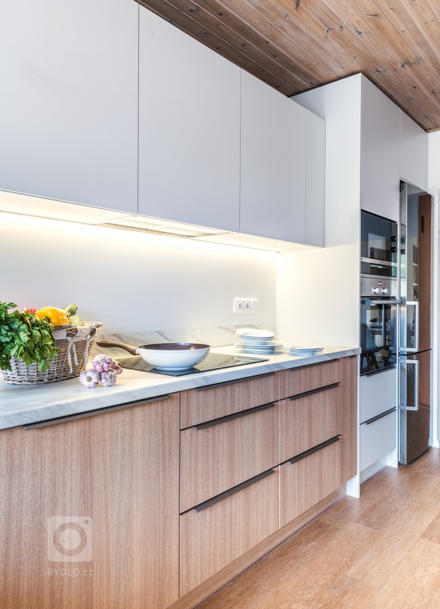 Moderní kuchyně s nádechem skandinávie.&nbsp;Skandinávský styl bydlení se v posledních letech těší velké oblibě.&nbsp;Tento interiérový styl se vyznačuje…