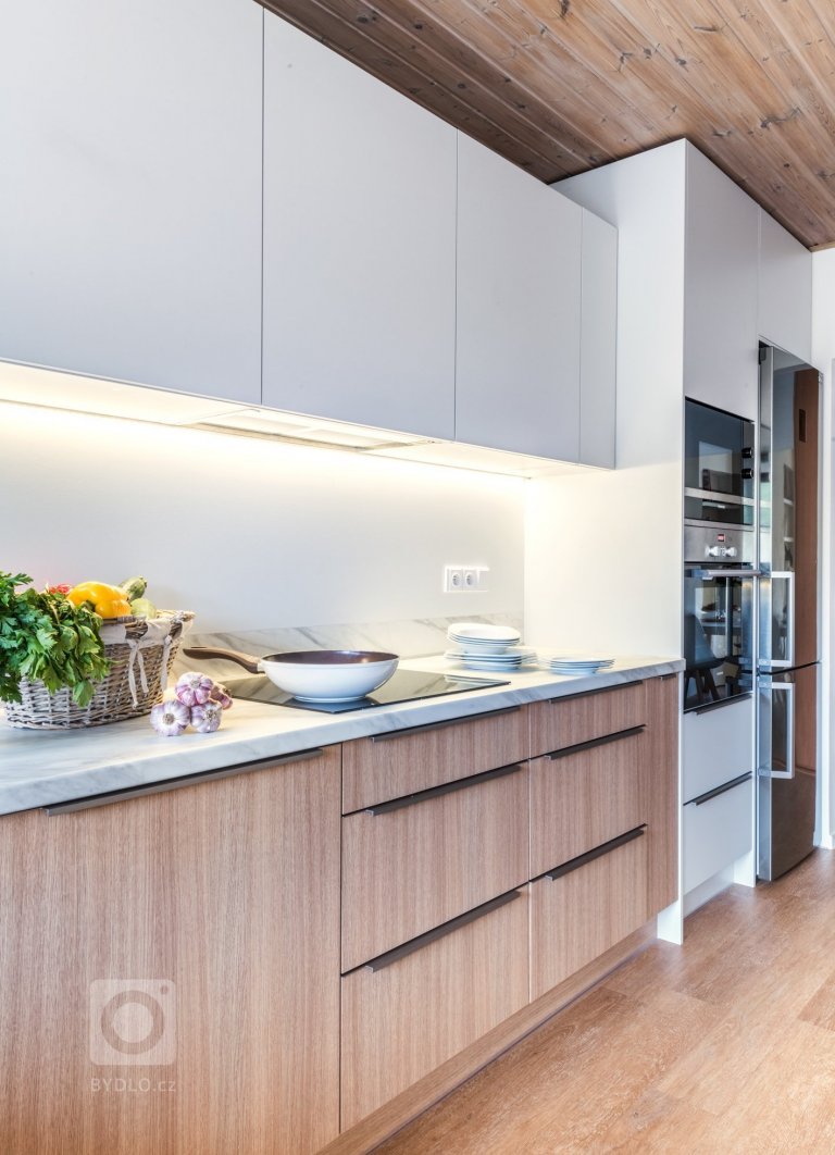 add picture to album