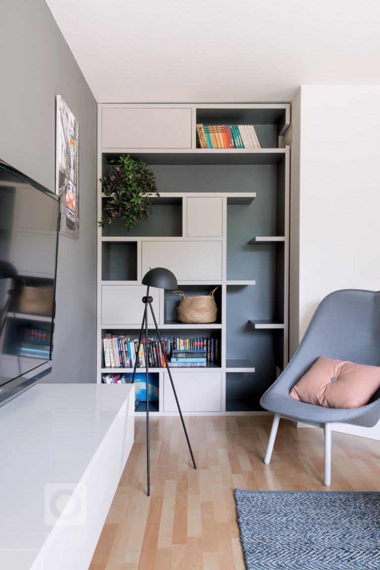 add picture to album