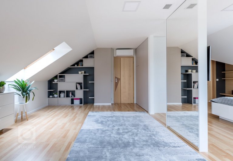 add picture to album