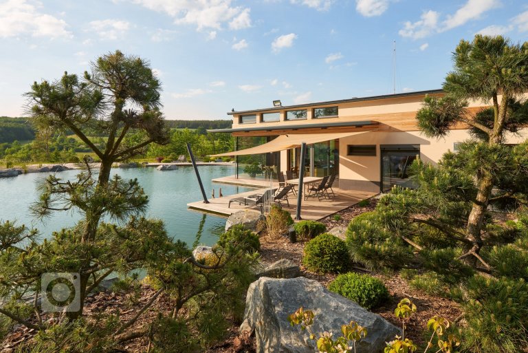 add picture to album