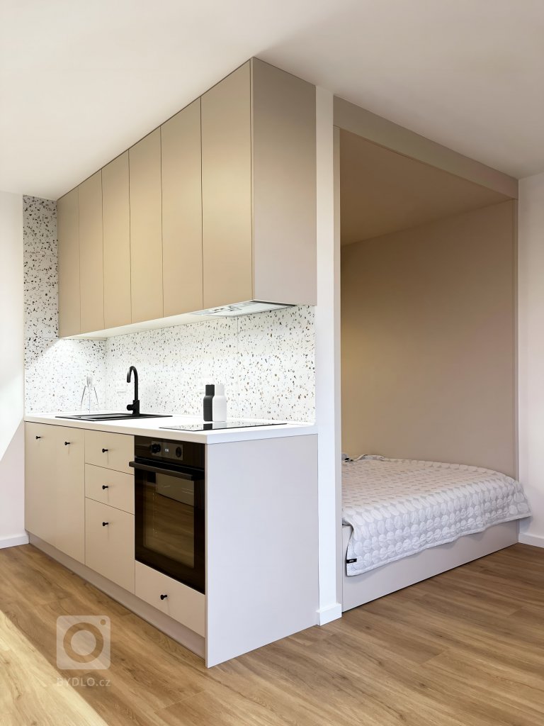 add picture to album