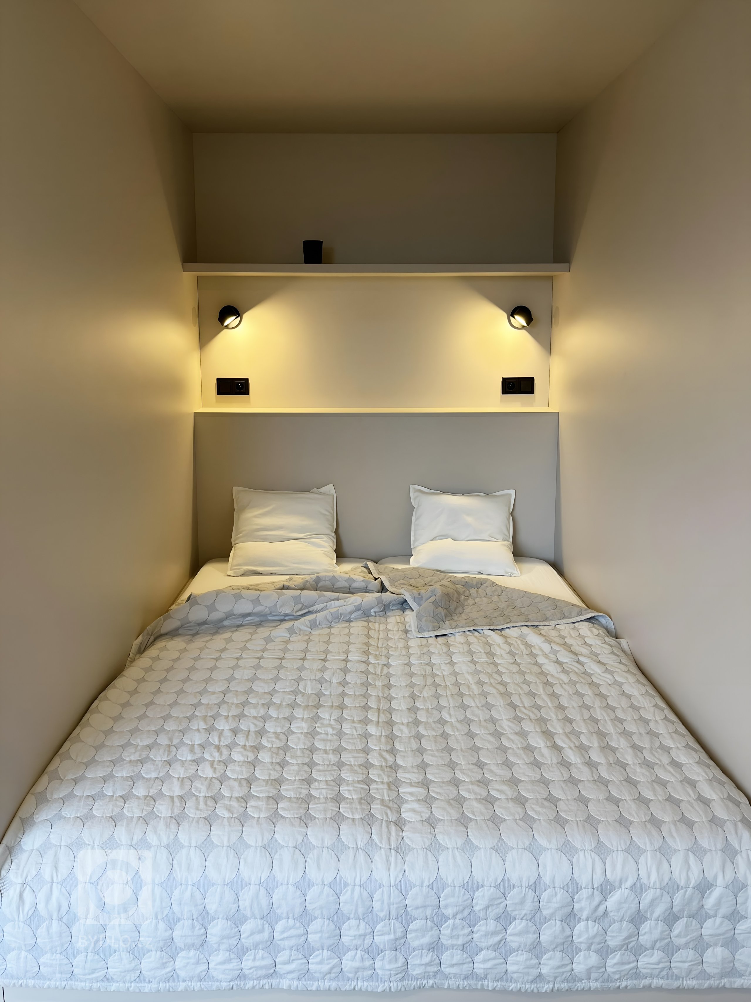 Řešená garsonka se nachází v&nbsp;panelovém domě v&nbsp;brněnské Líšni s&nbsp;krásným výhledem na město Brno. Panelová konstrukce domu a malá plocha bytu do…