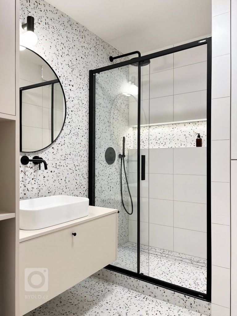 add picture to album