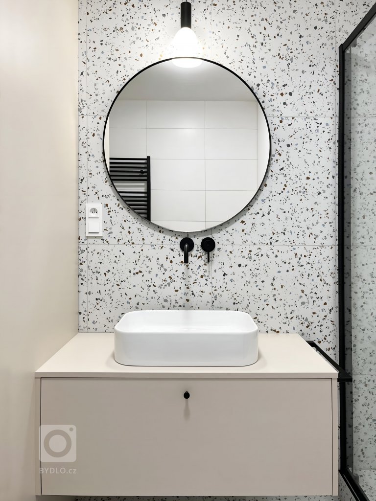 add picture to album