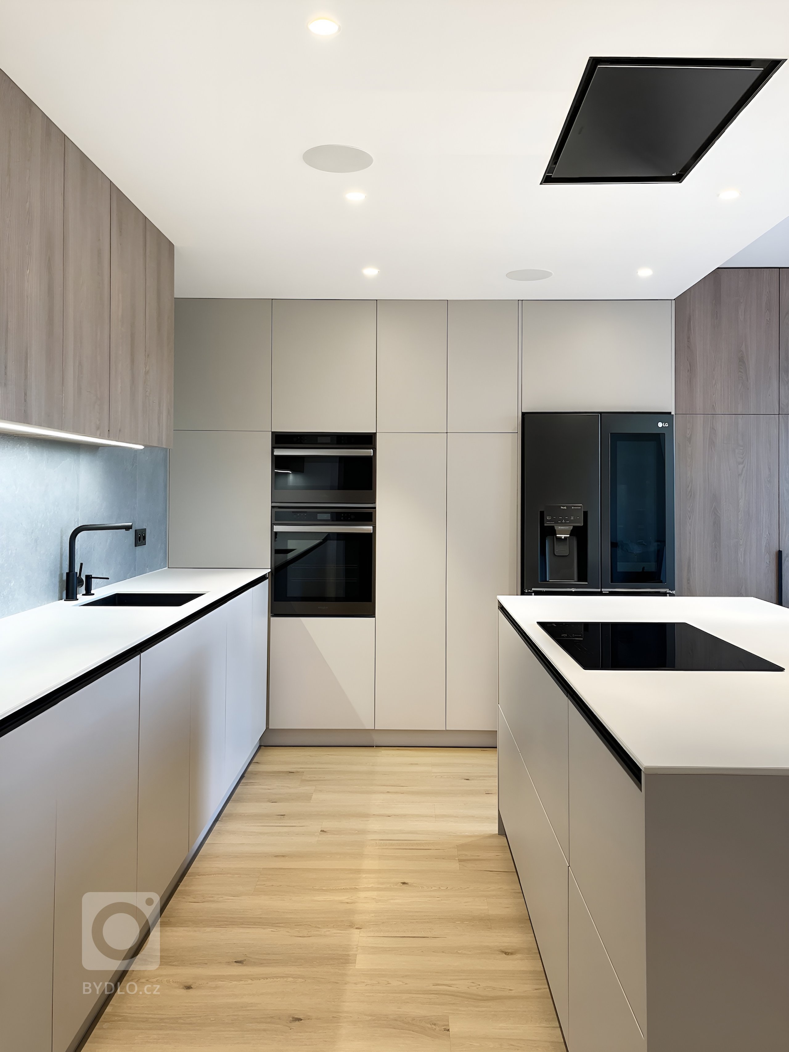 S&nbsp;požadavkem na návrh interiéru rozlehlého domu ve Velké Bíteši u Brna přišli klienti ještě ve fázi projektu stavby. To bývá vždy velkou výhodou, protože…