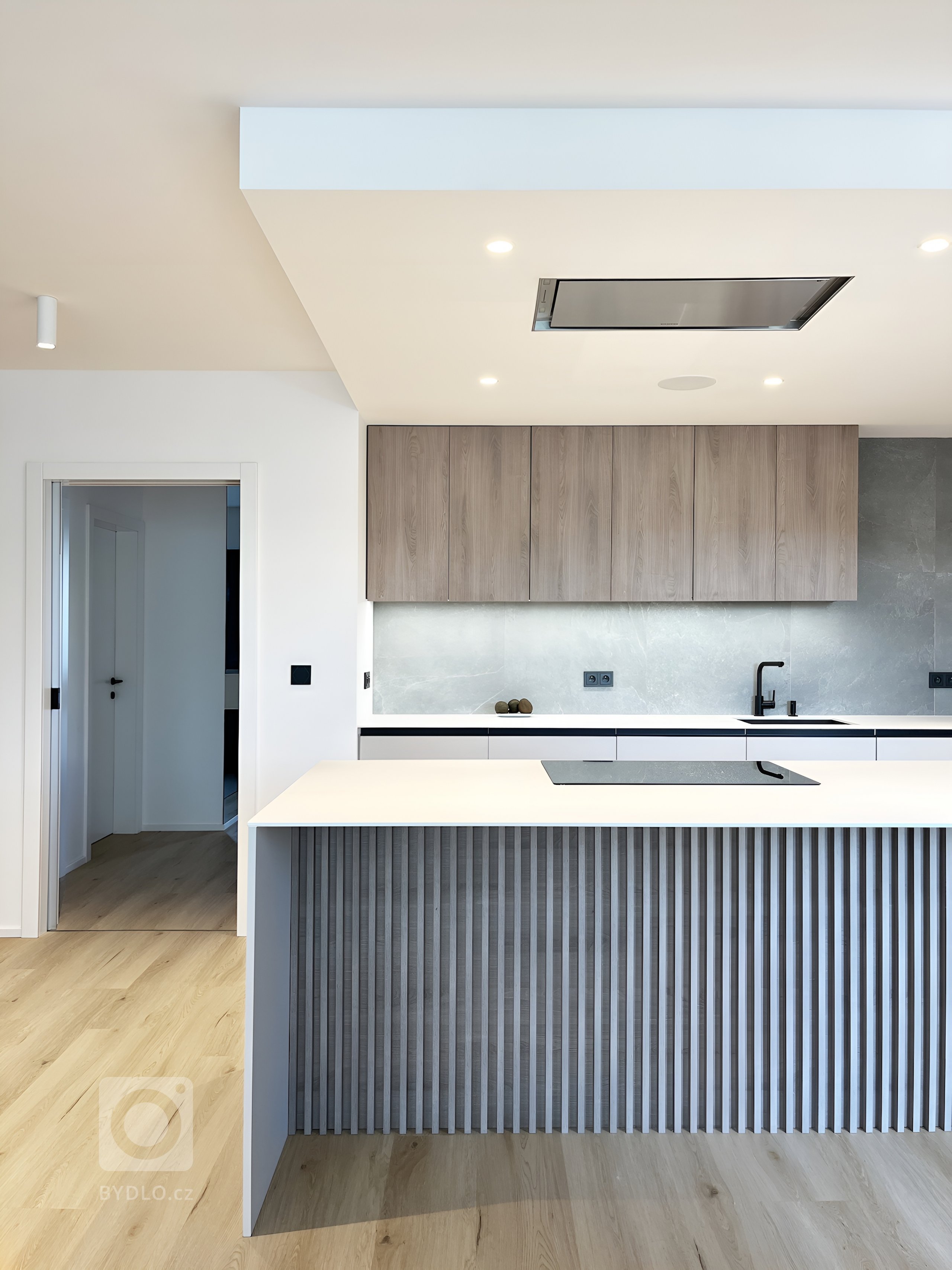 S&nbsp;požadavkem na návrh interiéru rozlehlého domu ve Velké Bíteši u Brna přišli klienti ještě ve fázi projektu stavby. To bývá vždy velkou výhodou, protože…