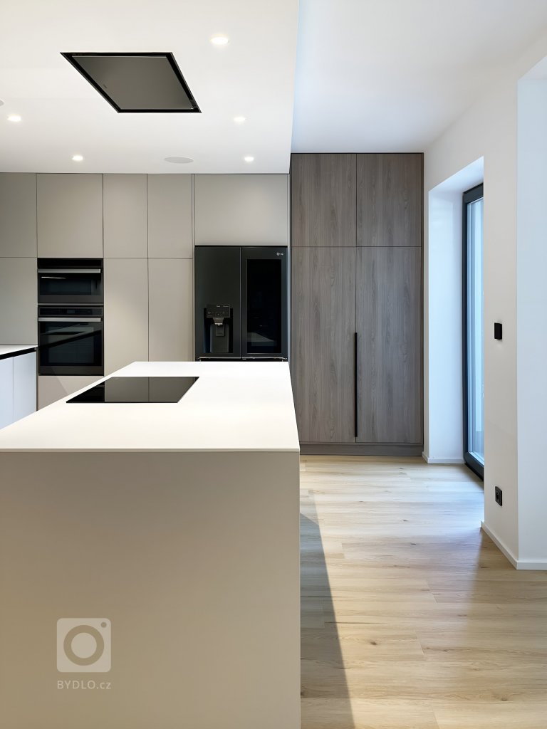 add picture to album