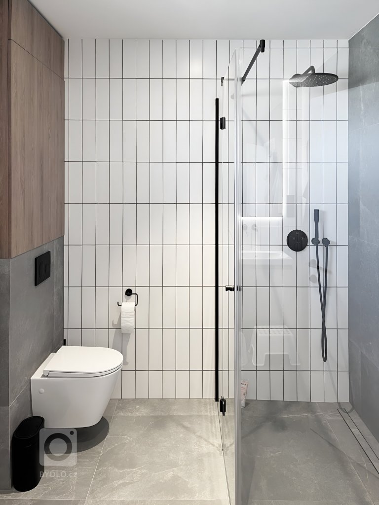 add picture to album