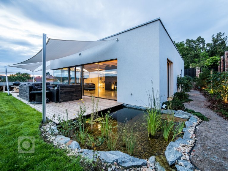 add picture to album