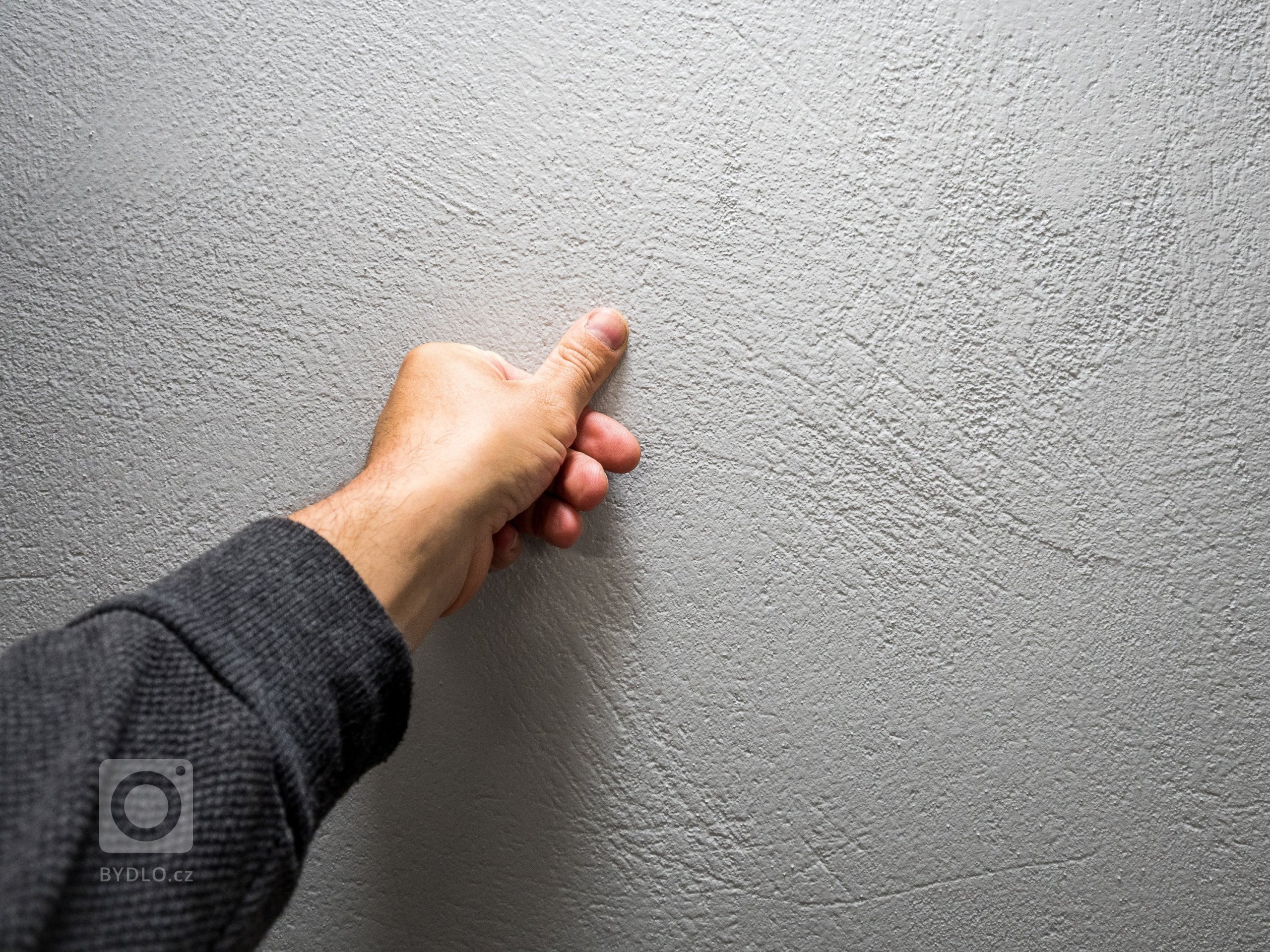 Luxusní ZENHOME u Brna s obřím rohovým prosklením se těší krásným výhledům do okolí. Původně nenápadný pozemek ve staré zástavbě bylo třeba navýšit (posloužila…