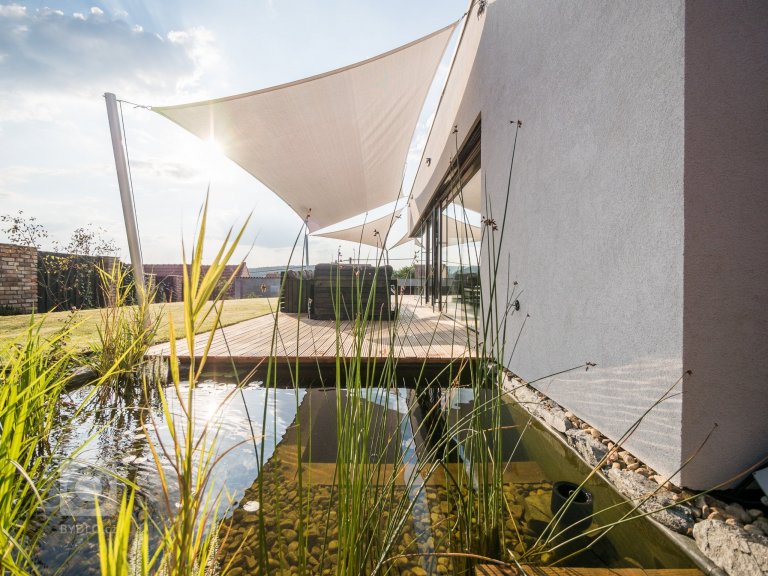 add picture to album