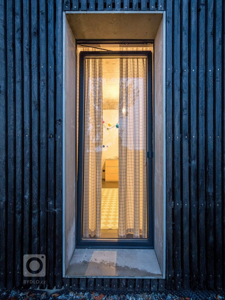 add picture to album