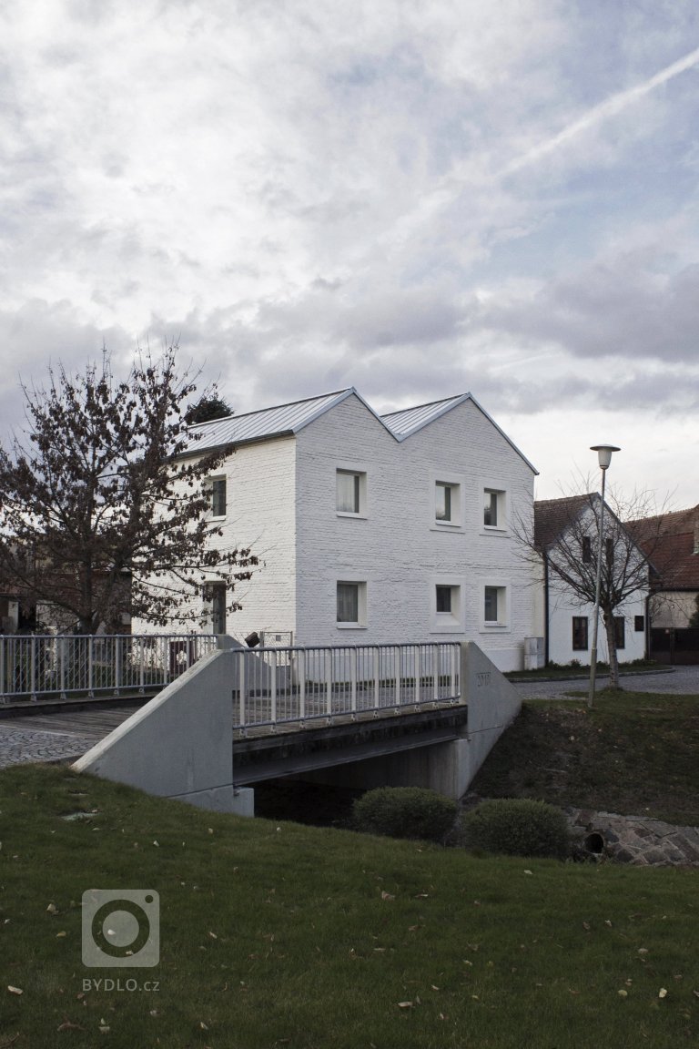 add picture to album