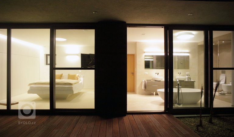 add picture to album