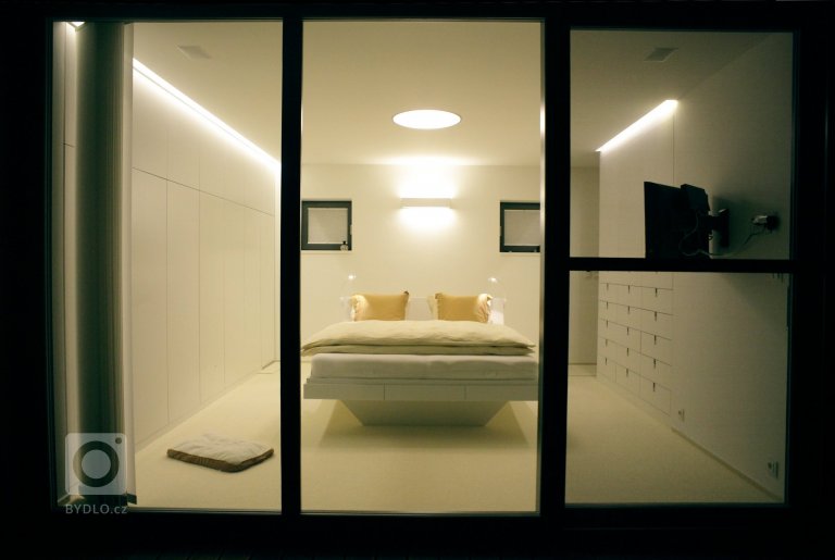 add picture to album