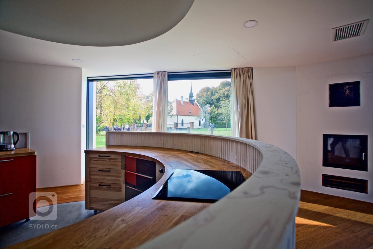 Dům stojí v&nbsp;Chlumci nad Cidlinou, městě, které je známé selskými bouřemi z&nbsp;konce 18. století, povstáním sedláků. Ačkoli nebyly samotné ozbrojené…