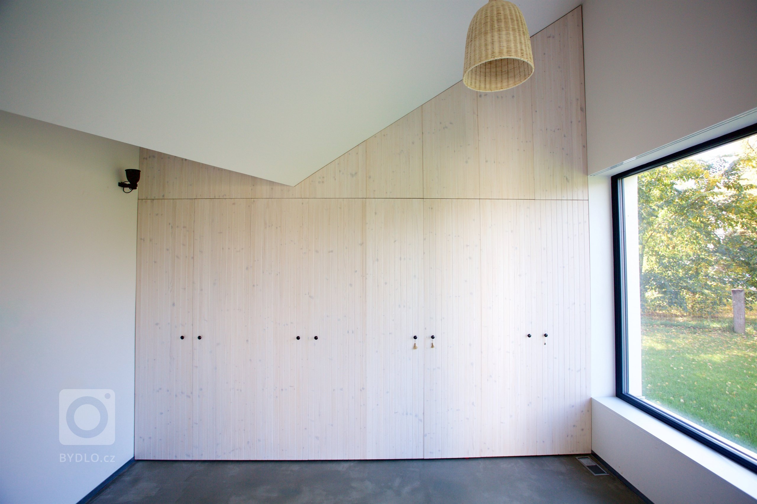 Dům stojí v&nbsp;Chlumci nad Cidlinou, městě, které je známé selskými bouřemi z&nbsp;konce 18. století, povstáním sedláků. Ačkoli nebyly samotné ozbrojené…