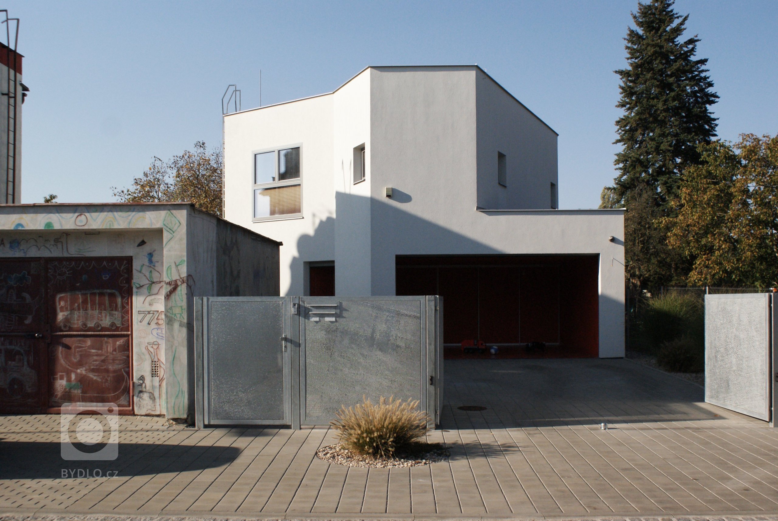 Investor přišel s&nbsp;již navrženým domem, aniž by tušil, kde jsou jeho potřeby a kolik vyrýsovaná investice bude stát. No, vyšel by z&nbsp;peněz za něco, co…