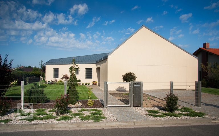 add picture to album