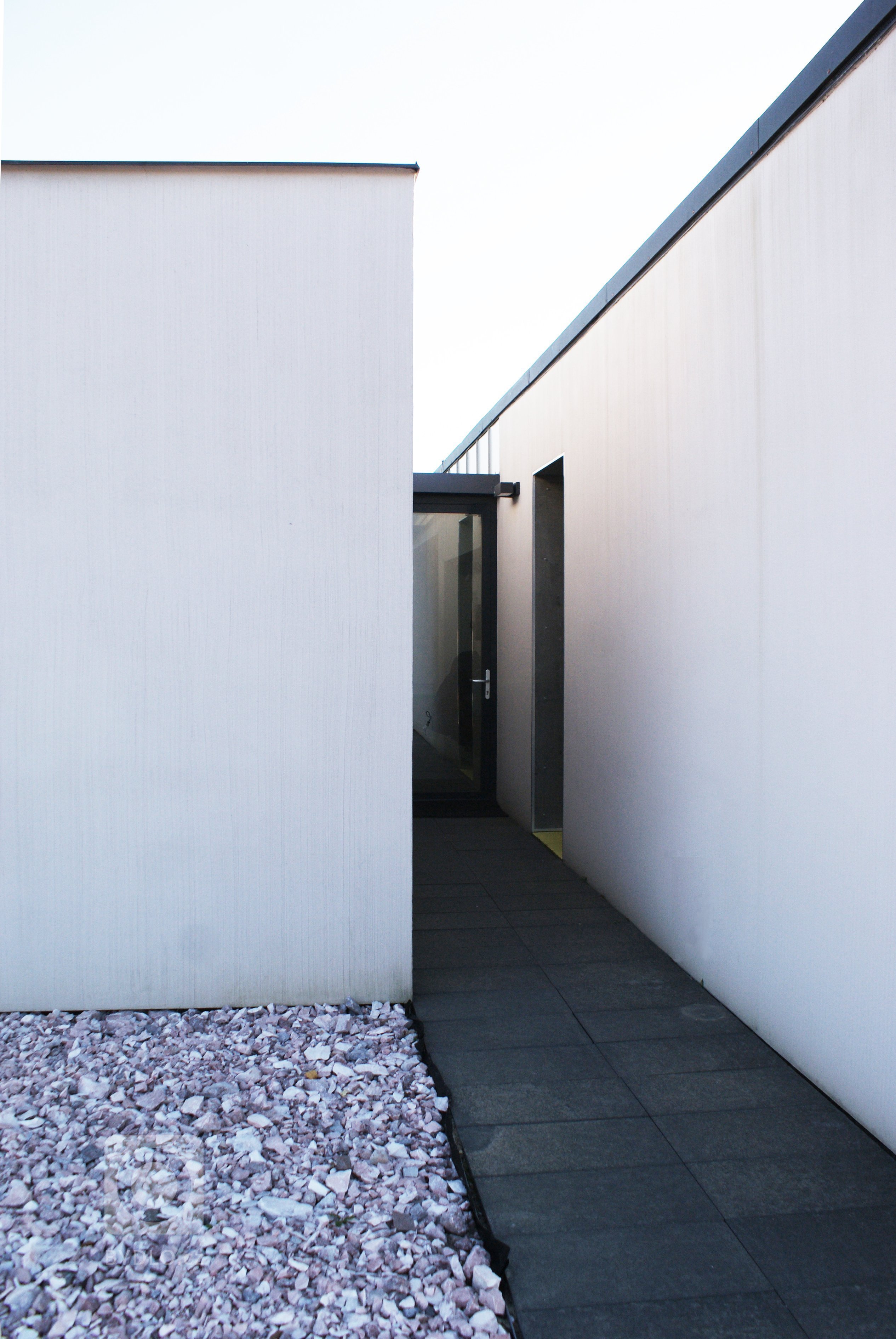 Zadáním, byl návrh interiéru obývacího pokoje, do již naprojektovaného bungalovu. Projekt byl ovšem tak špatný, že by mu správně umístěná pohovka stejně…