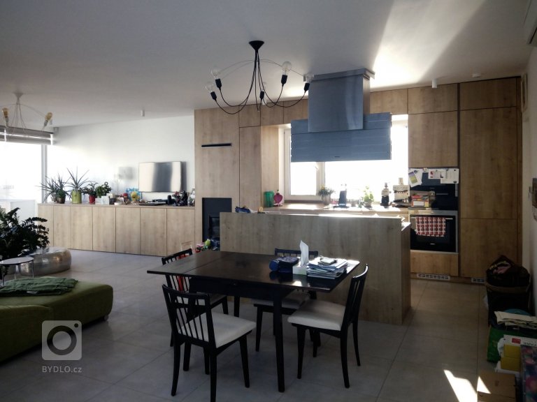 add picture to album